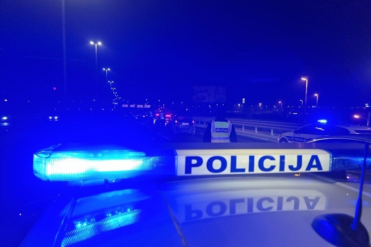 Slika /2022/Ilustracije nove/bljeskalice noc.jpg